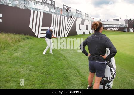 Hemel Hempstead, Herts, Großbritannien. 7.. Juni 2022. Lee Westwood, übt auf der 18., vor der LIV Golf Invitational Kredit: Motofoto/Alamy Live News Stockfoto