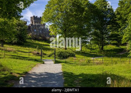 Wray Castle am westlichen Ufer von Windermere, Lake District, England Stockfoto