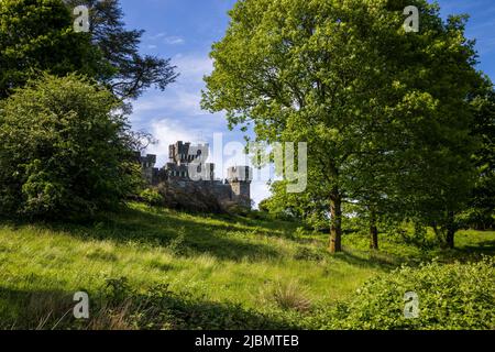 Wray Castle am westlichen Ufer von Windermere, Lake District, England Stockfoto