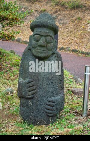 Kleine Statuen auf dem Mount Inasa, Nagasaki, Japan Stockfoto