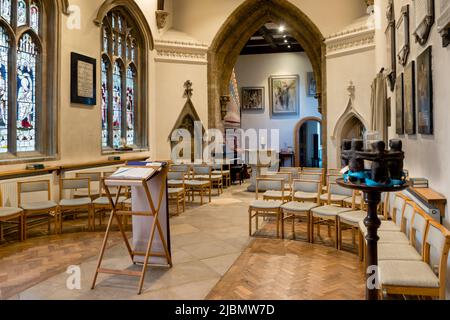 Innenraum der Kapelle des Heiligen Johannes des Täufers in der Abtei von Launde von vorne Stockfoto