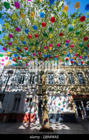 Bubblesky : les bulles flottantes de Patricia Cunha à Calais. L'artiste portugaise se propose de colurer les rues des villes. Stockfoto