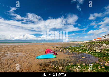 La Plage de Wissant avec en arrière Plan le Cap Blanc-Nez, Frankreich, Pas de Calais Stockfoto