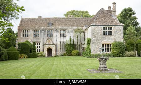 Avebury Manor and Garden mit Sundial Stockfoto