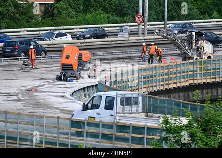 Prag, Tschechische Republik. 07.. Juni 2022. Die erste Etappe des Wiederaufbaus der Barrandov-Brücke wird am 7. Juni 2022 in Prag, Tschechien, fortgesetzt. Quelle: VIT Simanek/CTK Photo/Alamy Live News Stockfoto