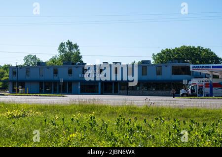 Dimondale MI - 4. Juni 2022:Blick auf die Straße von außen auf das Familienrestaurant Stockfoto