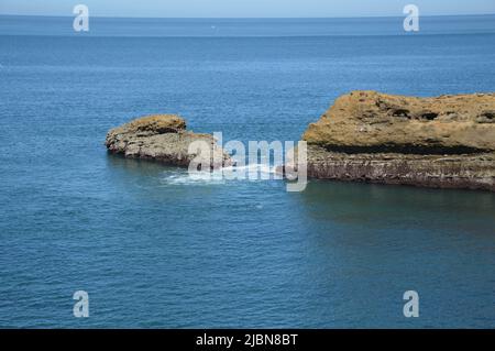 Ebbe auf Kosten von Biarritz Stockfoto