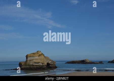 Ebbe auf Kosten von Biarritz Stockfoto