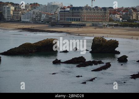 Ebbe auf Kosten von Biarritz Stockfoto