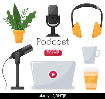 Satz von Elementen, die die Aufzeichnung eines Podcasts, einer Radiosendung oder einer Online-Show symbolisieren. Mikrofon auf dem Ständer, Kaffeetasse, Kopfhörer, Topfpflanze. Wiedergabetaste. C Stock Vektor