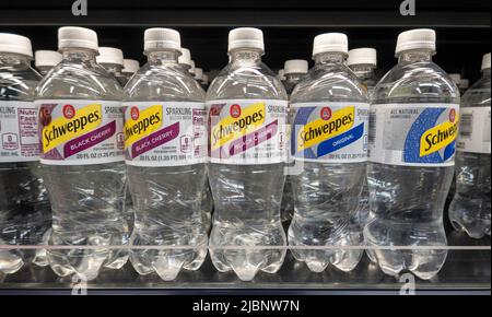 Lebensmittelgeschäft in einem Discounter in New York City, USA 2022 Stockfoto