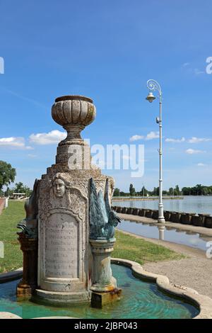 Memorial Water Feature im Heroja Park in der Vojvodina Stockfoto