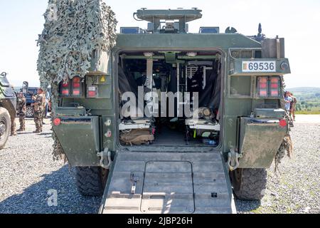 Cincu, Rumänien, 07. Juni 2022. Die belgische Armee-Abteilung in Cincu, Rumänien, führt am Dienstag, dem 07. Juni 2022, eine Übung durch. BELGA FOTO HATIM KAGHAT Stockfoto