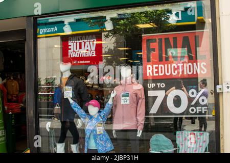 Tralee, Irland - 1.. Juni 2022, Stadt Tralee Bunte Straßen und Stadtviertel, Grafschaft Kerry, Irland Stockfoto