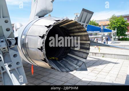 F16 Kampfflugzeuge aus Portugal, NATO-Truppe Länder Luftkampfflugzeug. Luftkampf mit Flugzeugen. Europäisches F16-Flugzeug. F16 bei städtischer Exposition. Stockfoto