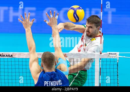 Ottawa, Kanada. 07 Juni 2022. Martin Atanasov (4 -- aus Bulgarien) bei der Volleyball-Aktion des FIVB Nations Cup zwischen Bulgarien und Serbien in Ottawa, Kanada. Stockfoto