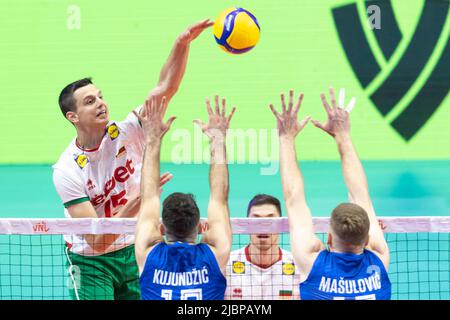 Ottawa, Kanada. 07 Juni 2022. Radoslav Parapunov (15 -- aus Bulgarien) bei der Volleyball-Aktion des FIVB Nations Cup zwischen Bulgarien und Serbien in Ottawa, Kanada. Stockfoto