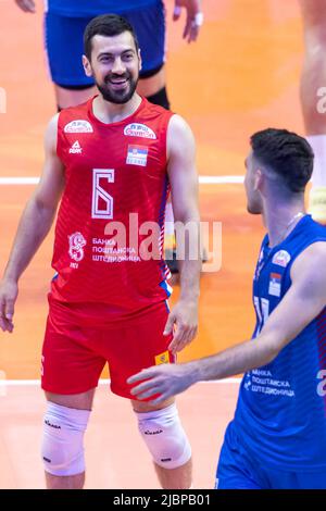 Ottawa, Kanada. 07 Juni 2022. Nikola Pekovic (6 -- aus Serbien) bei der Volleyball-Aktion des FIVB Nations Cup zwischen Bulgarien und Serbien in Ottawa, Kanada. Stockfoto