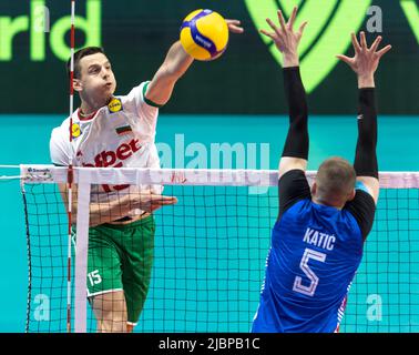 Ottawa, Kanada. 07 Juni 2022. Radoslav Parapunov (15 -- aus Bulgarien) bei der Volleyball-Aktion des FIVB Nations Cup zwischen Bulgarien und Serbien in Ottawa, Kanada. Stockfoto