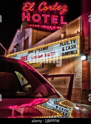 Ein nächtlicher Blick auf das El Cortex Hotel Casino in Las Vegas, Nevada, USA Stockfoto