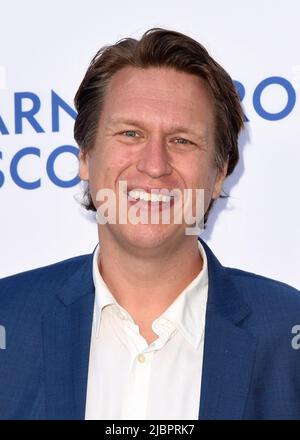 Los Angeles, USA. 07.. Juni 2022. Pete Holmes läuft auf dem roten Teppich bei der NRDC Night of Comedy im Neuehouse Hollywood in Los Angeles, CA am 7. Juni 2022. (Foto von Scott Kirkland/Sipa USA) Quelle: SIPA USA/Alamy Live News Stockfoto