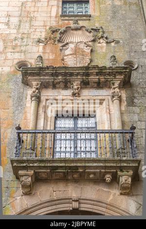 Marquis von Mirabel Palace Plateresque Balkon, Plasencia, Spanien. Mittelalterliche Straße in der Altstadt Stockfoto