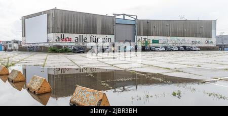 Hamburg, Deutschland. 01.. Juni 2022. Blick auf den Kakaospeicher Baakenhöft, oder Schuppen 29, eines der letzten großen Lagerhäuser des ehemaligen Freihafens, der vorübergehend für kulturelle Veranstaltungen genutzt wird. Quelle: Markus Scholz/dpa/Alamy Live News Stockfoto