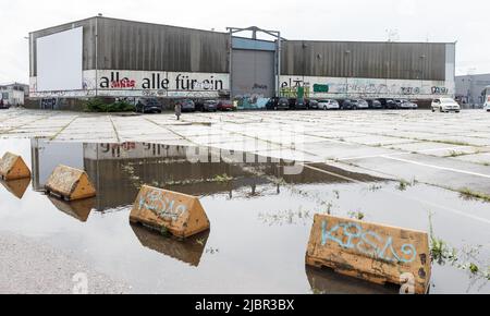 Hamburg, Deutschland. 03.. Juni 2022. Blick auf den Kakaospeicher Baakenhöft, oder Schuppen 29, eines der letzten großen Lagerhäuser des ehemaligen Freihafens, der vorübergehend für kulturelle Veranstaltungen genutzt wird. Quelle: Markus Scholz/dpa/picture Alliance/dpa | Markus Scholz/dpa/Alamy Live News Stockfoto