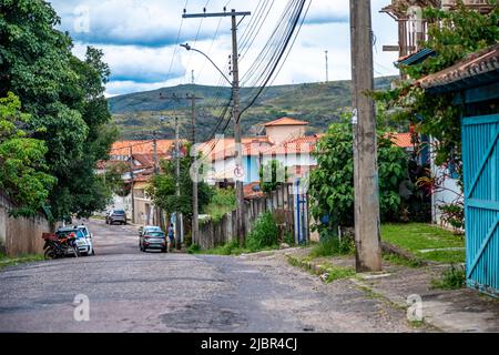 Diamantina, Brasilien - März 2. 2022: Straßen der Stadt, die zum UNESCO-Weltkulturerbe gehören Stockfoto