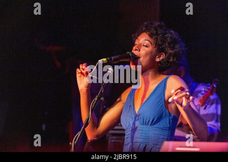 Corinne Bailey Rae tritt in den Gipsy Tea Rooms auf 12.. August 2006, Deep Ellum, Dallas, Texas, Vereinigte Staaten von Amerika. Stockfoto