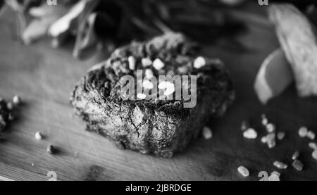 Köstliches Steak auf dem Grill Stockfoto