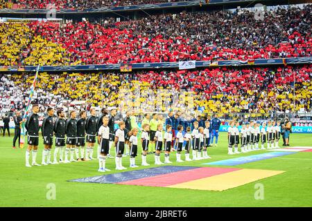 München, Deutschland. 7. 2022. Juni: DFB-Mannschaftshymne beim Spiel der UEFA Nations League 2022 IN DEUTSCHLAND, Großbritannien. , . Am 07. Juni 2022 in München, Deutschland. Quelle: Peter Schatz/Alamy Live News Stockfoto