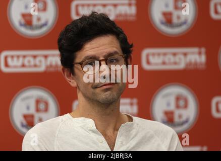 Crawley, Großbritannien. 8.. Juni 2022. Der Vorsitzende des Crawley Town Football Club, Eben Smith, während einer Pressekonferenz im Broadfield Stadium in Crawley. Quelle: James Boardman/Alamy Live News Stockfoto