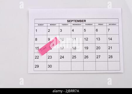 Zeit zum Spa. Papier september Monat Kalender Draufsicht. Isoliert auf weißem Hintergrund. Stockfoto