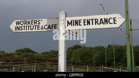 The Black Country Living Museum - Sign post Stockfoto