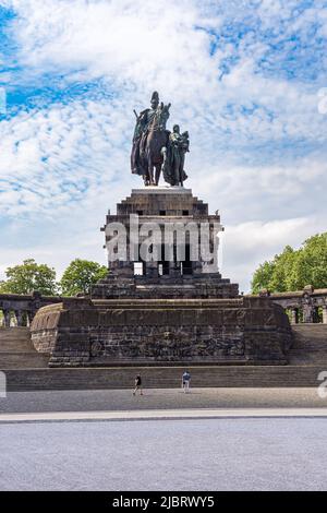 Koblenz, Rheinland-Pfalz, Deutschland - 20. Mai 2022: Kaiser-Wilhelm-Denkmal im Deutschen Eck. Stockfoto