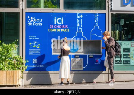 Frankreich, Paris, kostenloses Self-Service Eau de Paris, rue Neuve Tolbiac Stockfoto