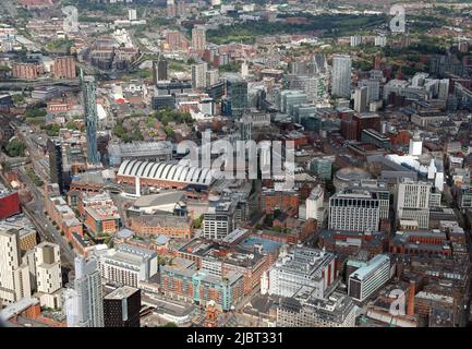 Luftaufnahme des Stadtzentrums von Manchester von der Oxford Street Station aus in Richtung Westen Stockfoto