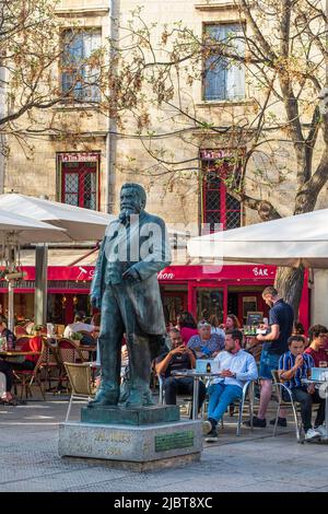 Frankreich, Herault, Montpellier, Altstadt, Jean-Jaures-Platz, Statue von Jean Jaures (1859-1914) Stockfoto