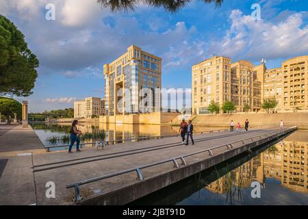 Frankreich, Herault, Montpellier, Antigone, Bezirk, entworfen vom katalanischen Architekten Ricardo Bofill im Jahr 1978, Region Hotel am Ufer des Flusses Lez Stockfoto