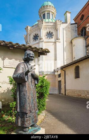 Frankreich, Ain, Ars-sur-Formans, Heiligtum von Ars, dem heiligen Jean-Marie Vianney gewidmet, schutzpatron aller Priester im Universum, Statue des Pfarrers von Ars Stockfoto