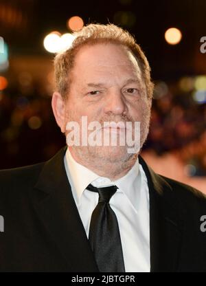 Aktenfoto vom 28/10/2015 des ehemaligen Hollywood-Produzenten Harvey Weinstein, 70, dem im August 1996 in London zwei Anklagepunkte wegen unanständigen Angriffs auf eine Frau vorgeworfen werden, teilte der Crown Prosecution Service mit. Ausgabedatum: Mittwoch, 8. Juni 2022. Stockfoto