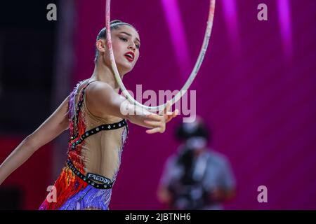 Pesaro, Italien. 05.. Juni 2022. Baldassarri Milena (ITA) während der Rhythmischen Gymnastik FIG World Cup 2022 Pesaro in der Vitrifrigo Arena, Pesaro. (Foto: Fabrizio Carabelli/SOPA Images/Sipa USA) Quelle: SIPA USA/Alamy Live News Stockfoto