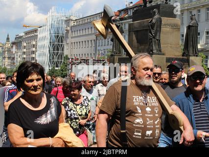 Die Tschechische Landwirtschaftskammer und der Landwirtschaftsverband treffen sich am 8. Juni 2022 in Prag, Tschechische Republik, wegen der Regierungskoalition de Stockfoto
