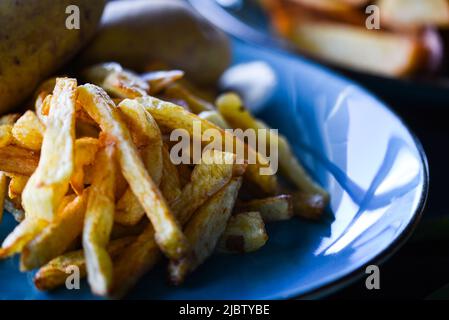 Köstliche hausgemachte Pommes frites Stockfoto