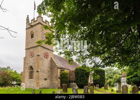 St. Helen's Church im malerischen Dorf Clifford Chambers, Warwickshire, Großbritannien. Stockfoto