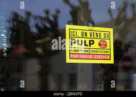 Bordeaux , Aquitaine France - 05 21 2022 : Zellstoff Logo Zeichen und Markentext e-Liquid für Cig E-Zigaretten in mehreren Aromen Klassiker Tabak Geschmack Getränk Stockfoto