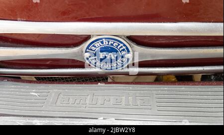 Bordeaux , Aquitaine Frankreich - 05 17 2022 : lambretta fa klassische Logo Marke und Text Zeichen Roller Stockfoto