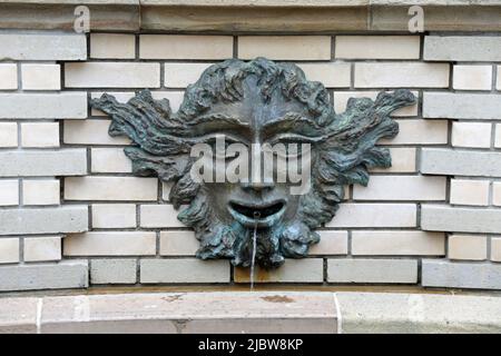 Trinkwasserbrunnen auf der berühmten gepflasterten Skadarlija Straße in Belgrad Stockfoto