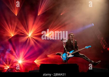 Exeter, 16. 2018. August: Manic Street Preachers auf der Bühne beim Beautiful Days Festival Stockfoto